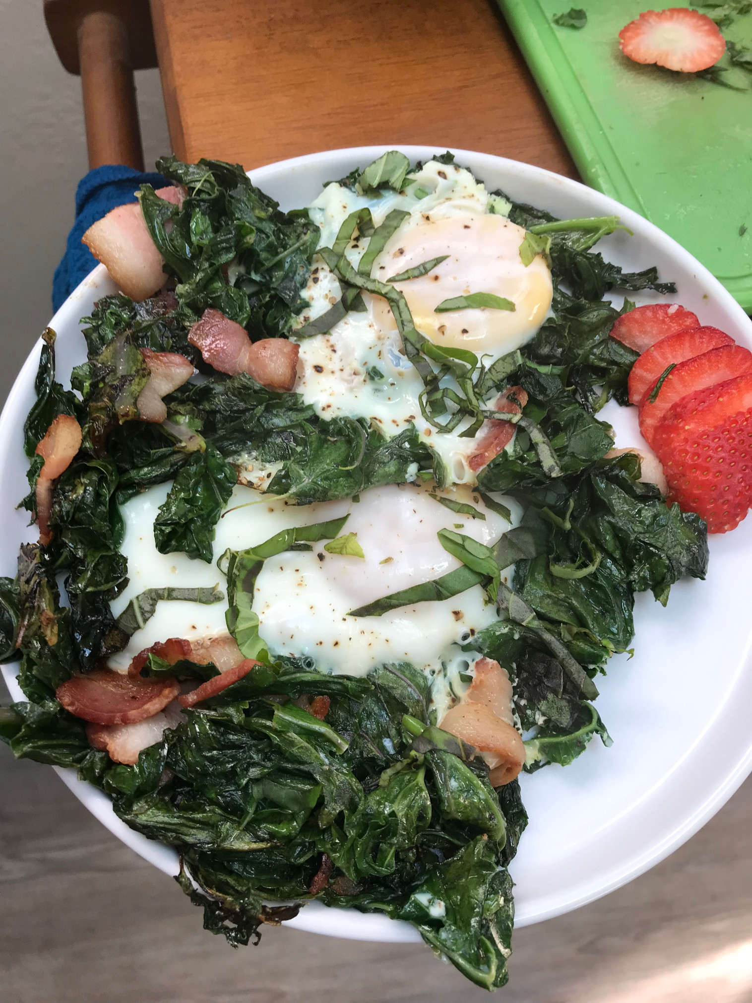 bacon, kale and eggs dish